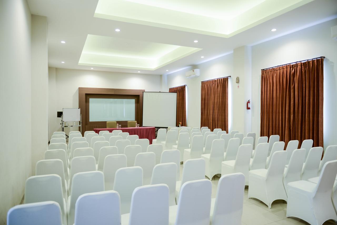 Midtown Xpress Sampit - Kalimantan Tengah Exterior photo